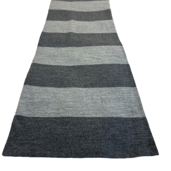 Banana Republic 100% Merino Wool Striped Scarf Gray Extra Fine Knit - Picture 6 of 8